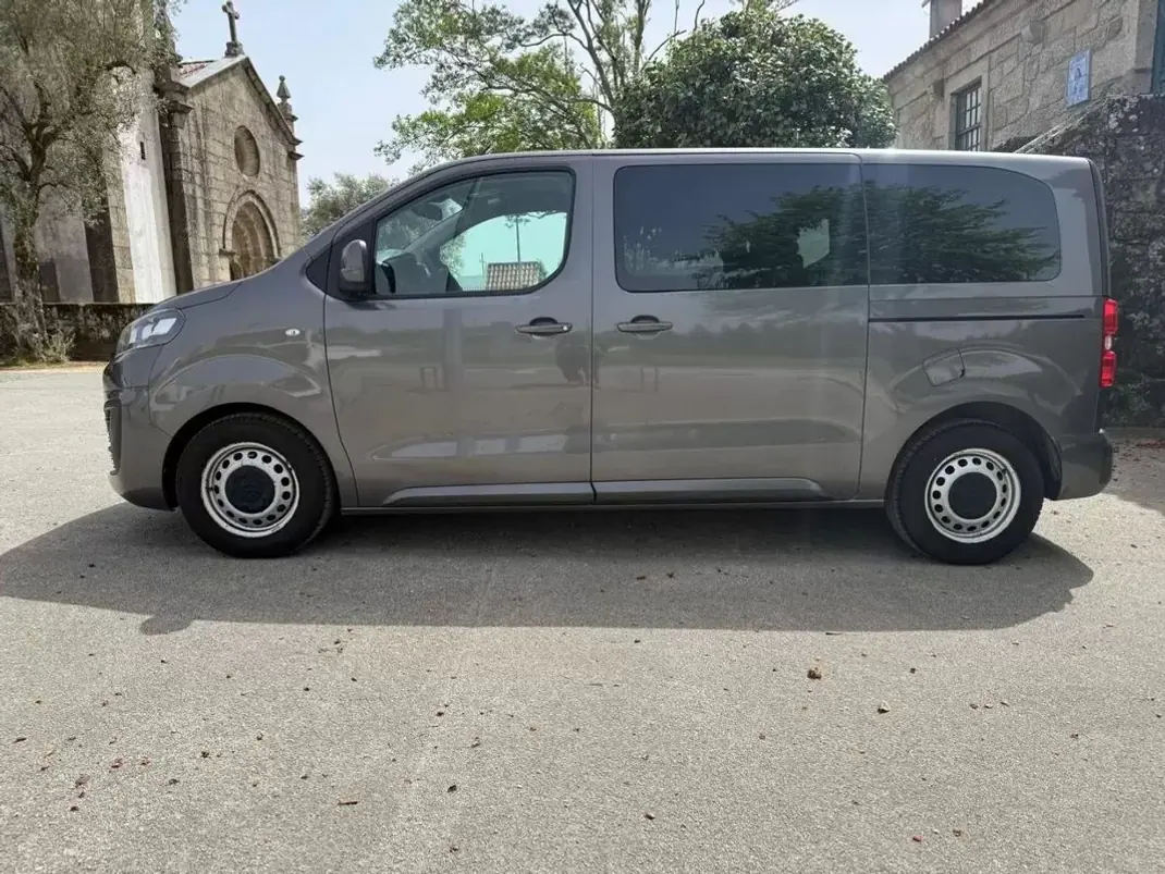 Citroën Spacetourer 2018 - 20999 EUR, 173000 km - AUTO.MOTO.pt - 173000km - foto 12 de 21
