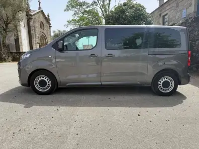 Citroën Spacetourer 2018 - 20999 EUR, 173000 km - AUTO.MOTO.pt - 173000km - foto 12 de 21