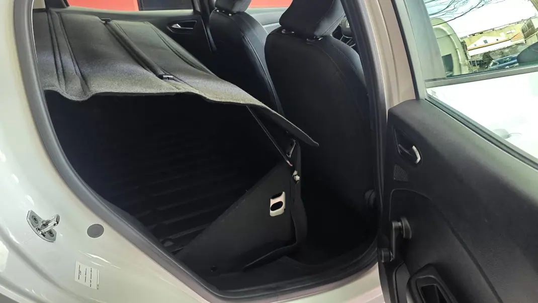 Renault Clio VAN 1.5 Blue DCi AIR NAV 2020 - 14220 EUR, 90991 km - AUTO.MOTO.pt - 90991km - foto 45 de 46