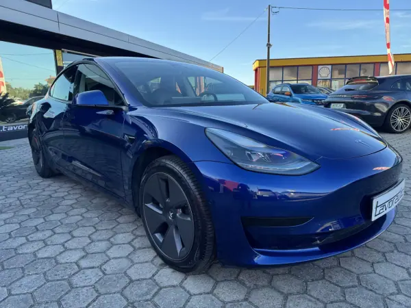 Tesla Model 3 2021 — foto 2 de 33