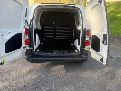 Citroën BERLINGO VAN XL 1.5 BLUE HDI 3 LUGARES 2012 - 6990 EUR, 247000 km - AUTO.MOTO.pt - 247000km - foto 16 de 24