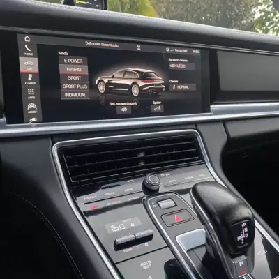 Porsche Panamera Sport Turismo 2019 - 69990 EUR, 210000 km - AUTO.MOTO.pt - 210000km - foto 32 de 50