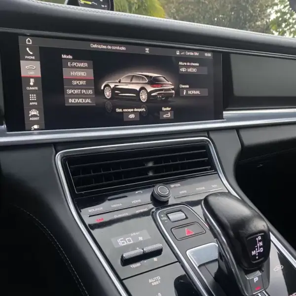 Porsche Panamera Sport Turismo 2019 - 69990 EUR, 210000 km - AUTO.MOTO.pt - 210000km - foto 32 de 50