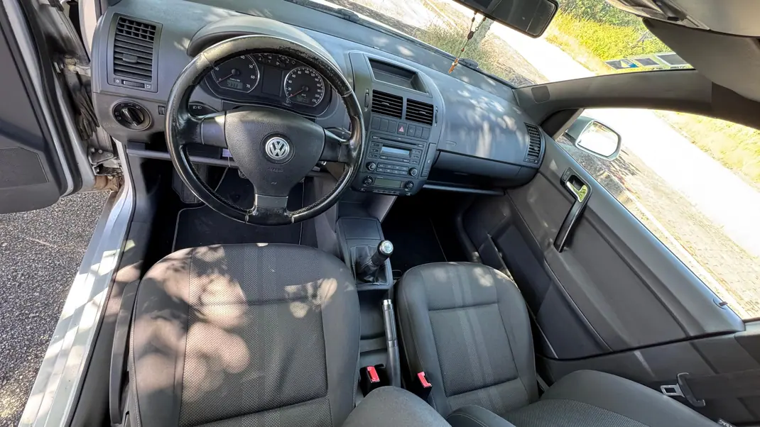 Volkswagen Polo 2008 - 4000 EUR, 119621 km - AUTO.MOTO.pt - 119621km - foto 10 de 14
