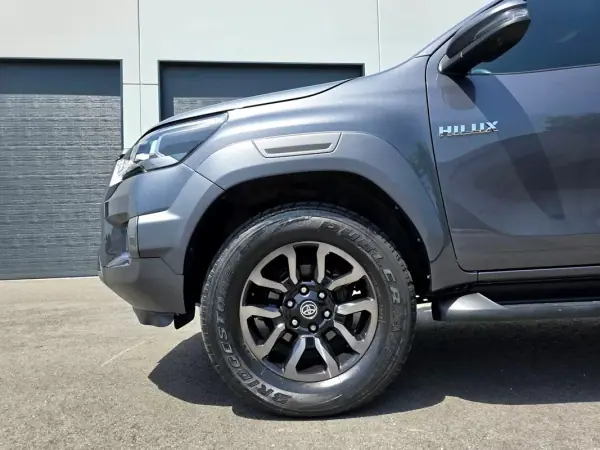 Toyota Hilux 2021 - 42500 EUR, 103000 km - AUTO.MOTO.pt - 103000km - foto 5 de 38
