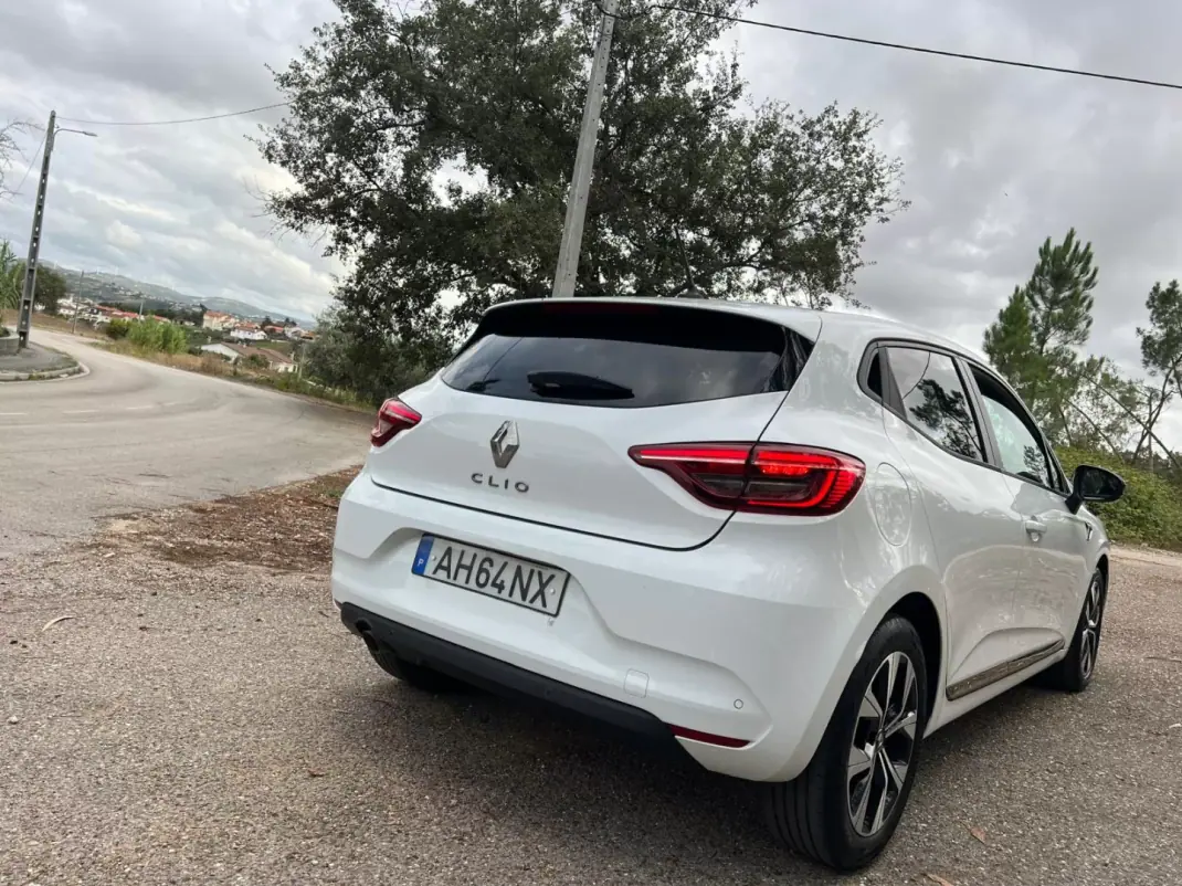 Renault Clio 2021 - 13750 EUR, 170210 km - 170210km - foto 24 de 41