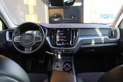 Volvo XC 60 2018 - 20900 EUR, 203000 km - AUTO.MOTO.pt - 203000km - foto 7 de 13