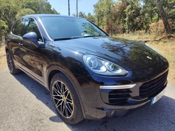 Porsche Cayenne 2015 - 35900 EUR, 206900 km - AUTO.MOTO.pt - 206900km - foto 6 de 27