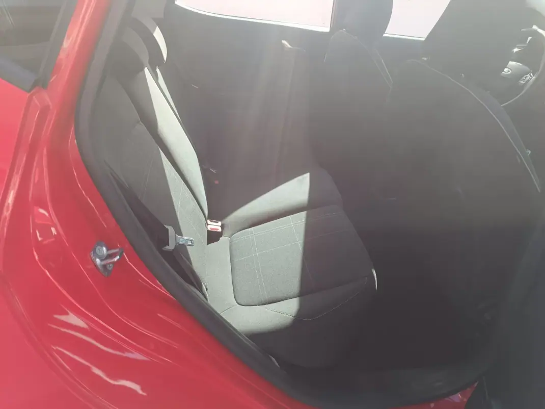 Ford Fiesta 2018 - 9900 EUR, 149596 km - AUTO.MOTO.pt - 149596km - foto 22 de 28