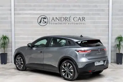 Renault Mégane E-Tech 2023 - 21950 EUR, 62742 km - AUTO.MOTO.pt - 62742km - foto 7 de 52