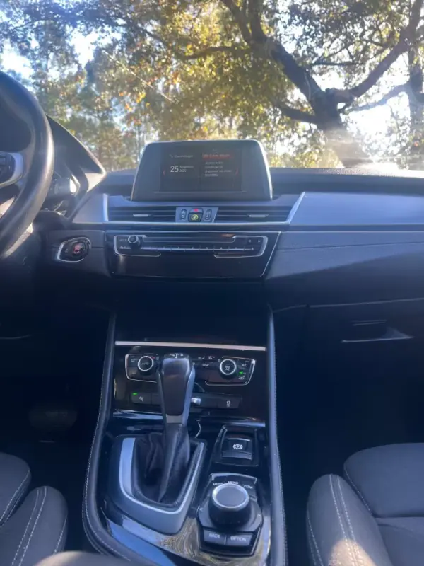 BMW 216 Active Tourer 2018 - 18900 EUR, 117632 km - AUTO.MOTO.pt - 117632km - foto 11 de 23
