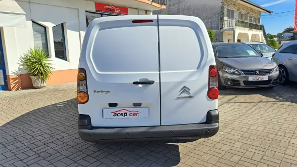 Citroën Berlingo 2016 - 9900 EUR, 218219 km - AUTO.MOTO.pt - 218219km - foto 6 de 19