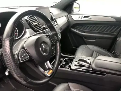 Mercedes-Benz GLE 400 2018 - 53990 EUR, 130000 km - AUTO.MOTO.pt - 130000km - foto 7 de 11