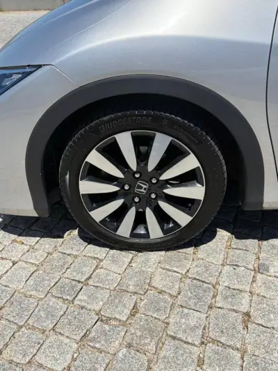 Honda Civic Tourer 2015 - 12900 EUR, 125000 km - AUTO.MOTO.pt - 125000km - foto 9 de 19