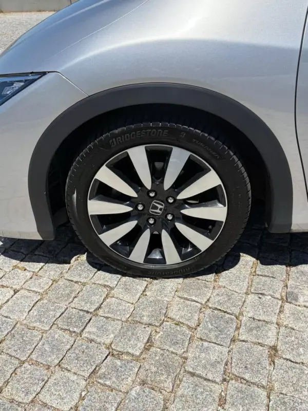 Honda Civic Tourer 2015 - 12900 EUR, 125000 km - AUTO.MOTO.pt - 125000km - foto 9 de 19