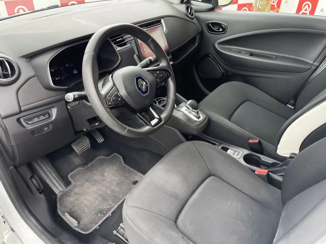 Renault Zoe 2020 - 14990 EUR, 69000 km - AUTO.MOTO.pt - 69000km - foto 12 de 23