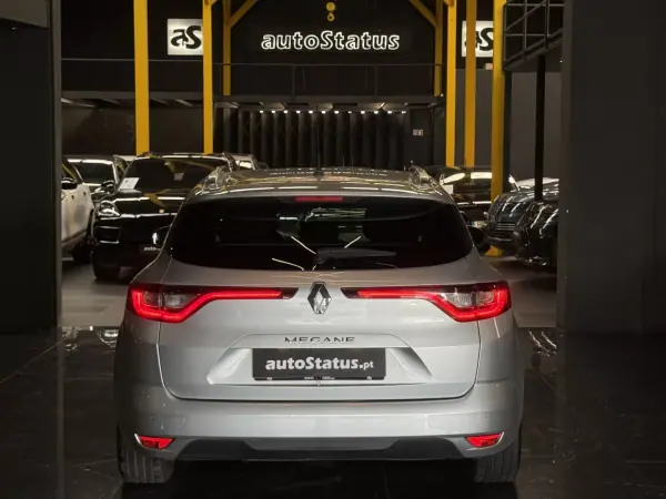 Renault Mégane 2021 - 13990 EUR, 174865 km - AUTO.MOTO.pt - 174865km - foto 9 de 27