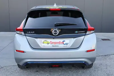 Nissan Leaf 2022 - 16500 EUR, 48298 km - AUTO.MOTO.pt - 48298km - foto 8 de 37