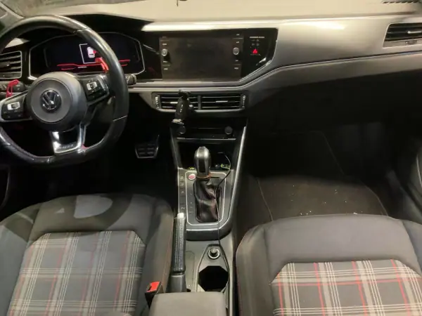 Volkswagen Polo 2019 - 21750 EUR, 150000 km - AUTO.MOTO.pt - 150000km - foto 12 de 12