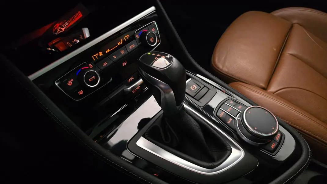 BMW 216 Active Tourer 2017 - 16990 EUR, 118407 km - AUTO.MOTO.pt - 118407km - foto 50 de 72