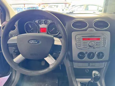 Ford Focus SW 2008 - 5990 EUR, 299000 km - AUTO.MOTO.pt - 299000km - foto 12 de 13