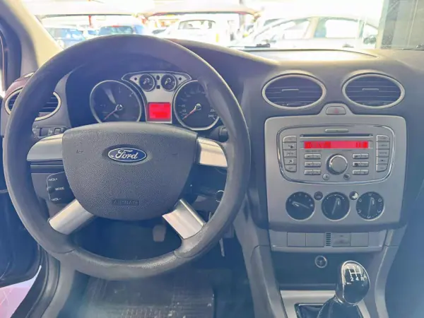 Ford Focus SW 2008 - 5990 EUR, 299000 km - AUTO.MOTO.pt - 299000km - foto 12 de 13