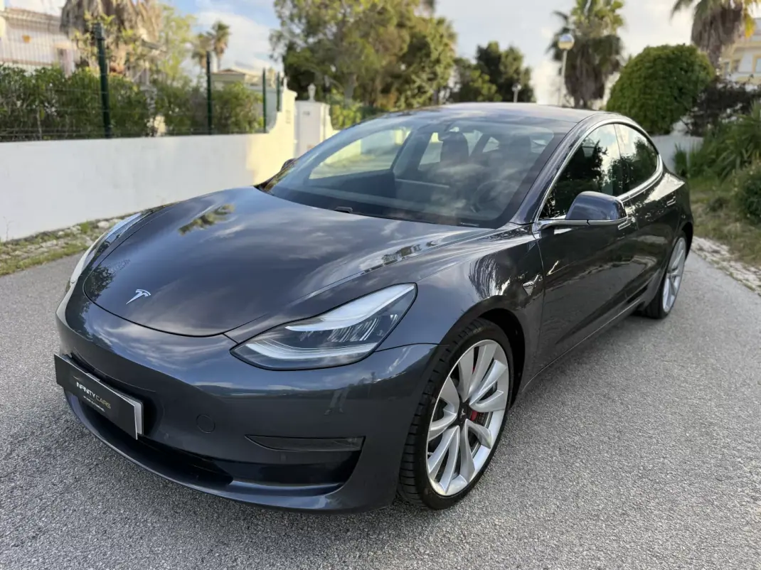 Tesla Model 3 2019 - 24999 EUR, 60000 km - AUTO.MOTO.pt - 60000km - foto 1 de 17