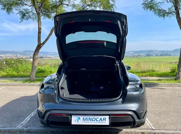Porsche Taycan Cross Turismo 2023 - 106480 EUR, 30000 km - AUTO.MOTO.pt - 30000km - foto 7 de 39