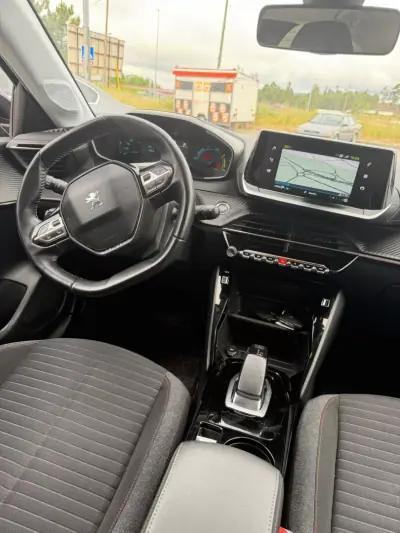 Peugeot e-208 2020 - 14500 EUR, 136090 km - AUTO.MOTO.pt - 136090km - foto 17 de 17