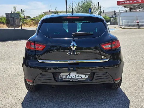 Renault Clio 2017 - 10950 EUR, 112648 km - AUTO.MOTO.pt - 112648km - foto 8 de 45