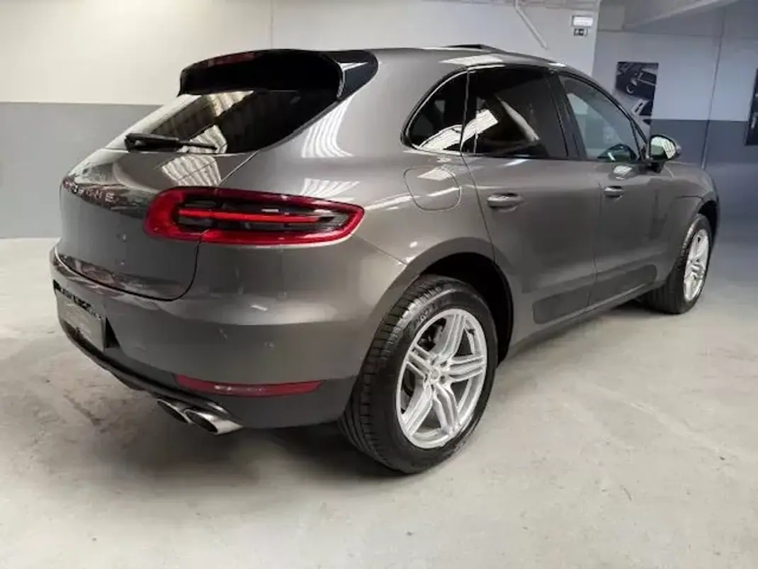 Porsche Macan 2015 - 34750 EUR, 195000 km - AUTO.MOTO.pt - 195000km - foto 4 de 9