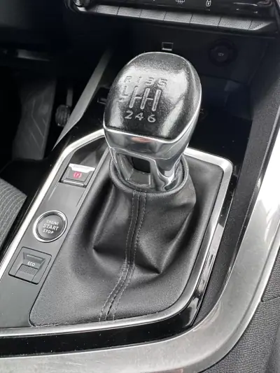 Peugeot 3008 2022 - 19900 EUR, 186000 km - AUTO.MOTO.pt - 186000km - foto 42 de 58