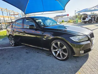 BMW 320 2009 - 8990 EUR, 225750 km - AUTO.MOTO.pt - 225750km - foto 3 de 11