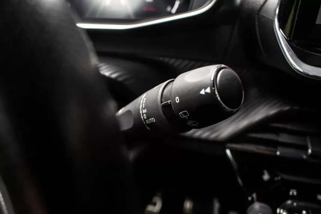 Peugeot 2008 2021 - 20790 EUR, 62727 km - AUTO.MOTO.pt - 62727km - foto 17 de 42