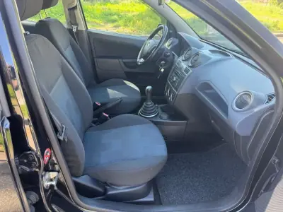 Ford Fiesta 2008 - 5700 EUR, 82000 km - AUTO.MOTO.pt - 82000km - foto 11 de 23