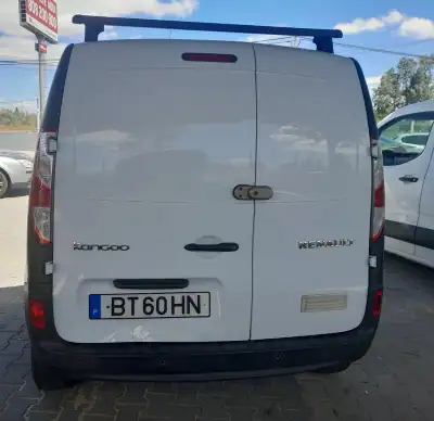 Renault 1.5 dCi Confort S/S 2018 - 10900 EUR, 173000 km - AUTO.MOTO.pt - 173000km - foto 5 de 16