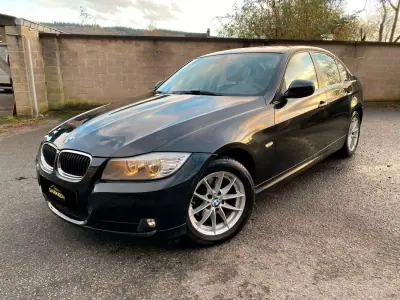 BMW 318 2011 - 8900 EUR, 96199 km - AUTO.MOTO.pt - 96199km - foto 1 de 14