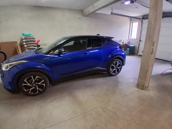 Toyota C-HR 2018 - 20500 EUR, 99500 km - AUTO.MOTO.pt - 99500km - foto 3 de 6