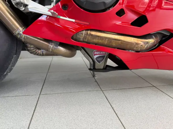 Ducati Panigale 1299 2016 - 17500 EUR, 11358 km - AUTO.MOTO.pt - 11358km - foto 11 de 38