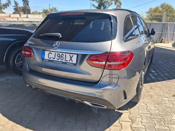 Mercedes-Benz C 300 2020 - 27900 EUR, 107000 km - AUTO.MOTO.pt - 107000km - foto 8 de 11