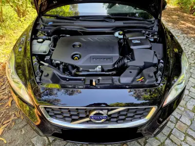 Volvo C30 2011 - 7750 EUR, 179000 km - AUTO.MOTO.pt - 179000km - foto 22 de 28