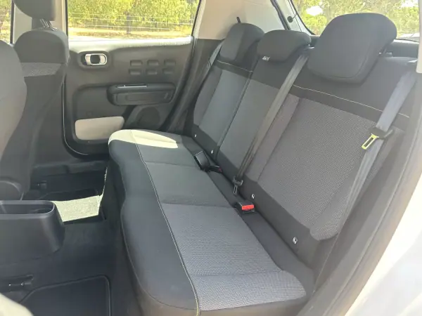 Citroën C3 2018 - 8250 EUR, 130000 km - AUTO.MOTO.pt - 130000km - foto 9 de 11