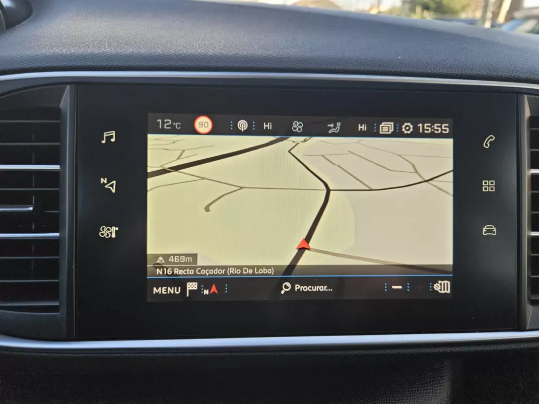 Peugeot 308 SW 2019 - 13800 EUR, 77780 km - AUTO.MOTO.pt - 77780km - foto 25 de 44