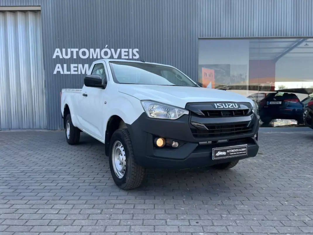Isuzu D-Max 2022 - 27500 EUR, 109727 km - 109727km - foto 3 de 12
