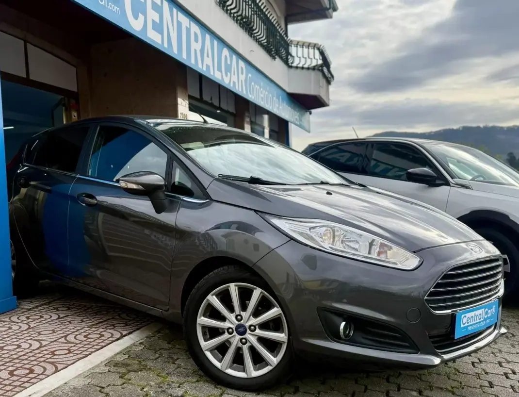 Ford Fiesta 2016 - 9950 EUR, 92000 km - AUTO.MOTO.pt - 92000km - foto 1 de 26