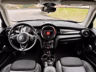 MINI Cooper 2018 - 21990 EUR, 165000 km - AUTO.MOTO.pt - 165000km - foto 18 de 31