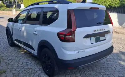 Dacia Jogger 2024 - 21500 EUR, 98000 km - AUTO.MOTO.pt - 98000km - foto 10 de 12