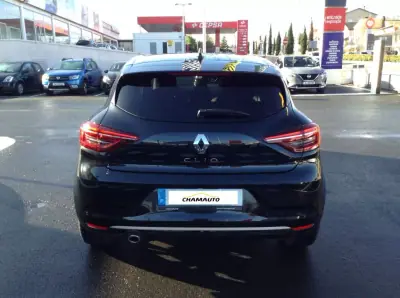 Renault Clio 2022 - 13900 EUR, 74500 km - foto 2 de 13
