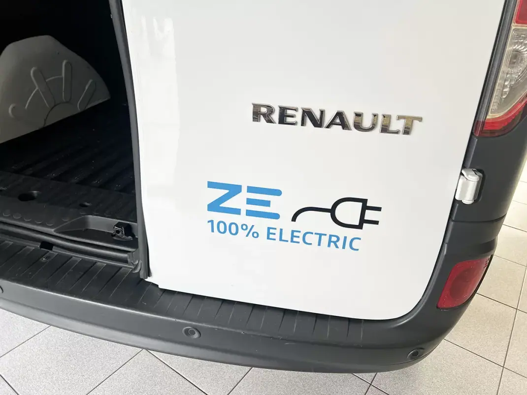 Renault KANGOO EXPRESS MAXI Z.E. 33 2021 - 15800 EUR, 22422 km - AUTO.MOTO.pt - 22422km - foto 19 de 21