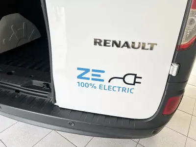 Renault KANGOO EXPRESS MAXI Z.E. 33 2021 - 15800 EUR, 22422 km - AUTO.MOTO.pt - 22422km - foto 19 de 21